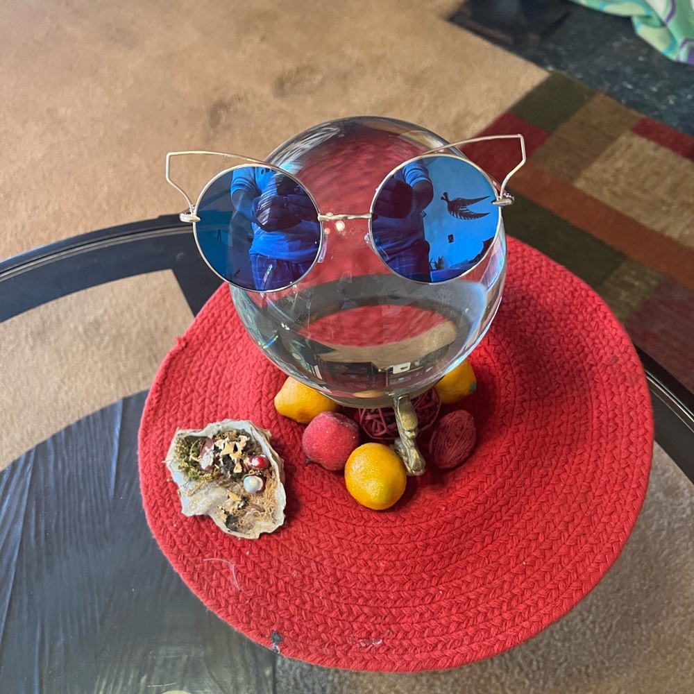 Round wired cat eye sunglasses NEW